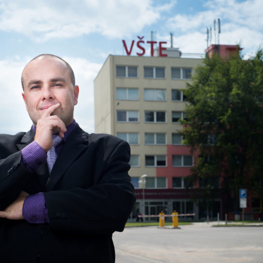 Rektorem VŠTE bude další čtyři roky Marek Vochozka