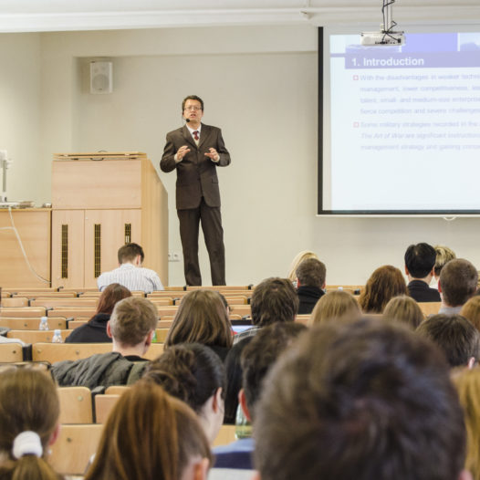 První zahraniční konference naší školy se koná v Pekingu