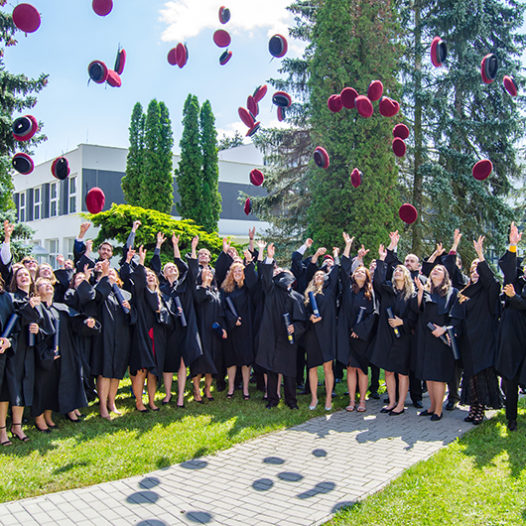 VŠTE má 340 nových absolventů. Poprvé i z Centra technických studií v Táboře