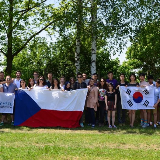 Zahraniční studenti objevují VŠTE. Přijely jich další čtyři desítky