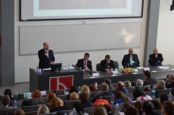 Na ekonomické konferenci VŠTE vystoupí Drábová, Kužel, Kulhánek