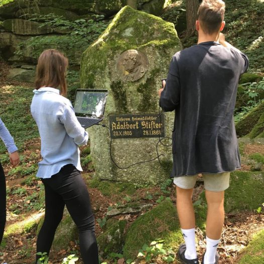 Studenti VŠTE vytvářejí kopii Stifterova obelisku pomocí 3D technologií. Ze zmenšenin by mohla být památka pro turisty