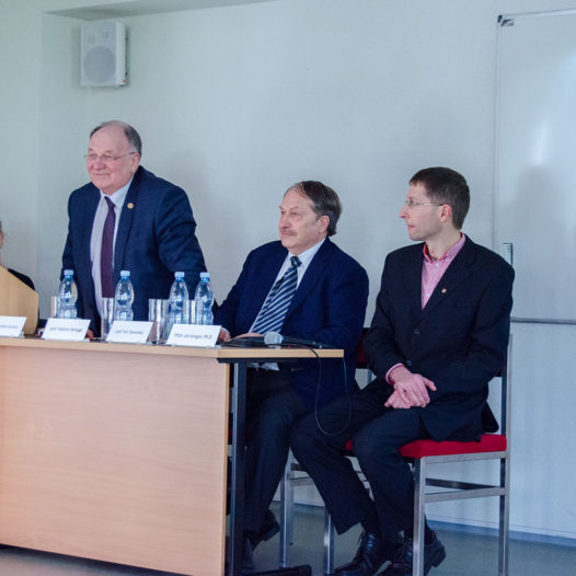 „Máte budoucnost ve svých rukách…“ řekl studentům naší školy profesor Jurij V. Tavrovskij