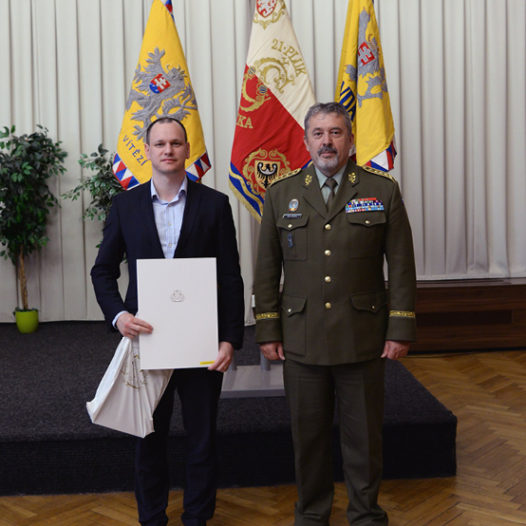 VŠTE podporuje aktivní zálohy Armády České republiky