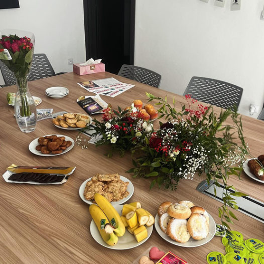 V Coworkingu VŠTE se lidé potkali na Férové snídani na podporu pěstitelů