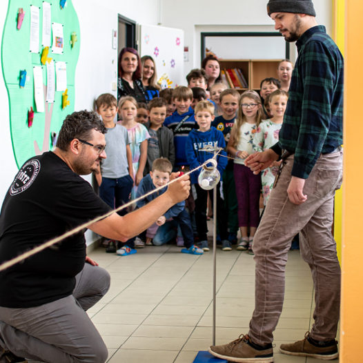 Pokusy ve školce VŠTE: Vesmír, letectví a kosmonautika